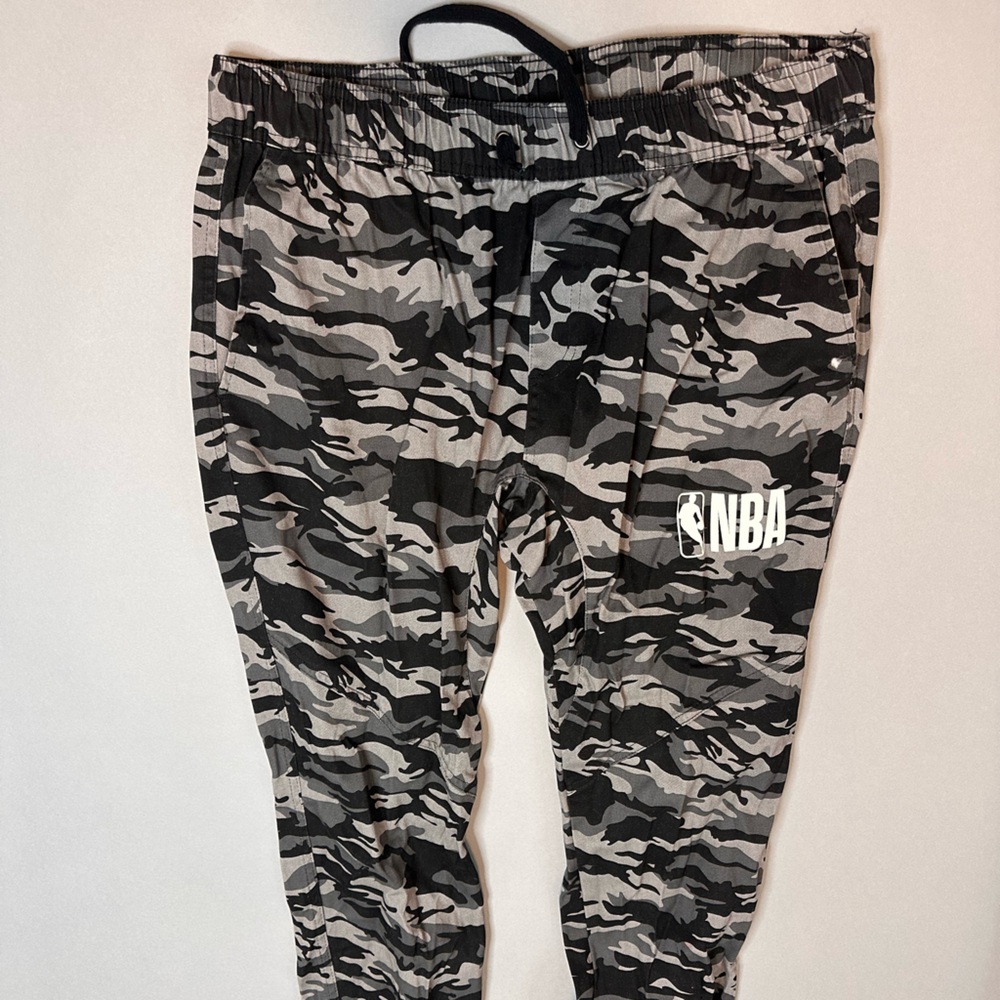NBA Black and Gray Camo mens XL Joggers